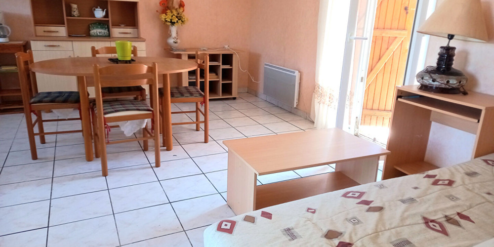 maison à ST SEURIN SUR L ISLE (33660)